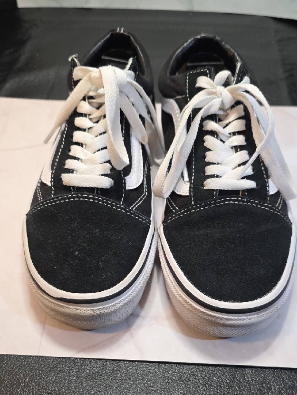 Vans Old Skool Low-Top Sneakers in Black and White Mens Sz. 6.5, Wmns 8 - Picture 3 of 8